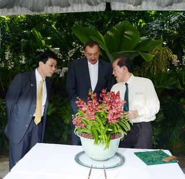 Президент Азербайджана посетил Национальный парк орхидей в Сингапуре