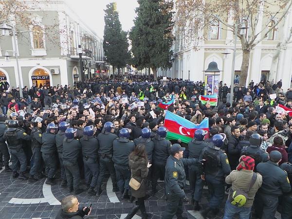 В Баку прошла акция под лозунгом «Прекратить случаи смерти среди солдат» [Фото]