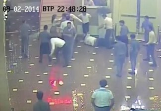 Как охранники и официанты известного бакинского ресторана избили посетителей - ВИДЕО