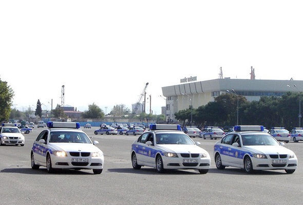 Дорожная полиция призывает бакинцев пользоваться пешеходными переходами