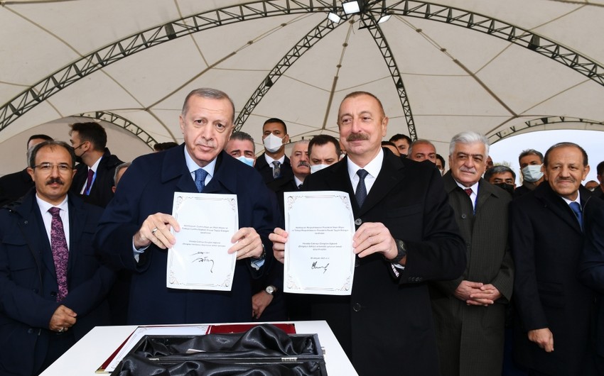 Президенты Азербайджана и Турции заложили фундамент новой дороги в Зангезур ...