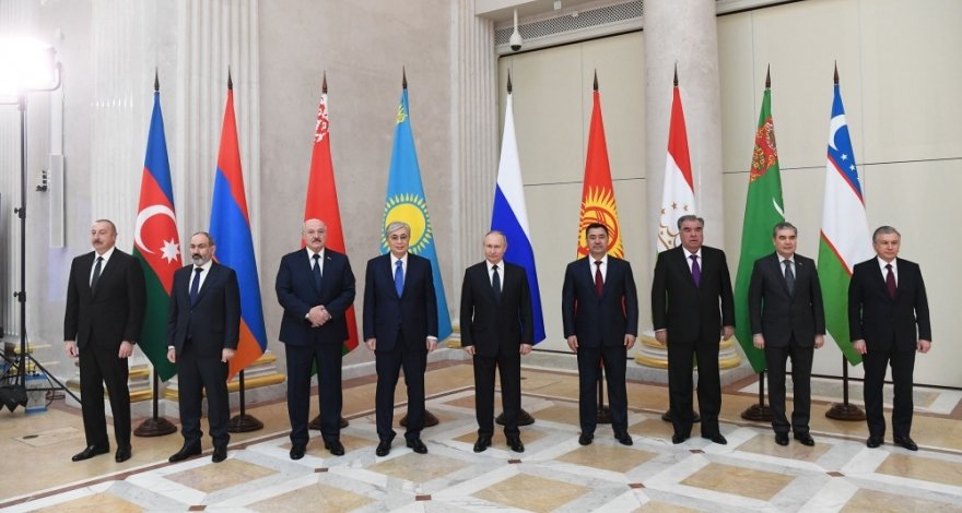 В Санкт-Петербурге прошел неформальный саммит глав государств СНГ.
