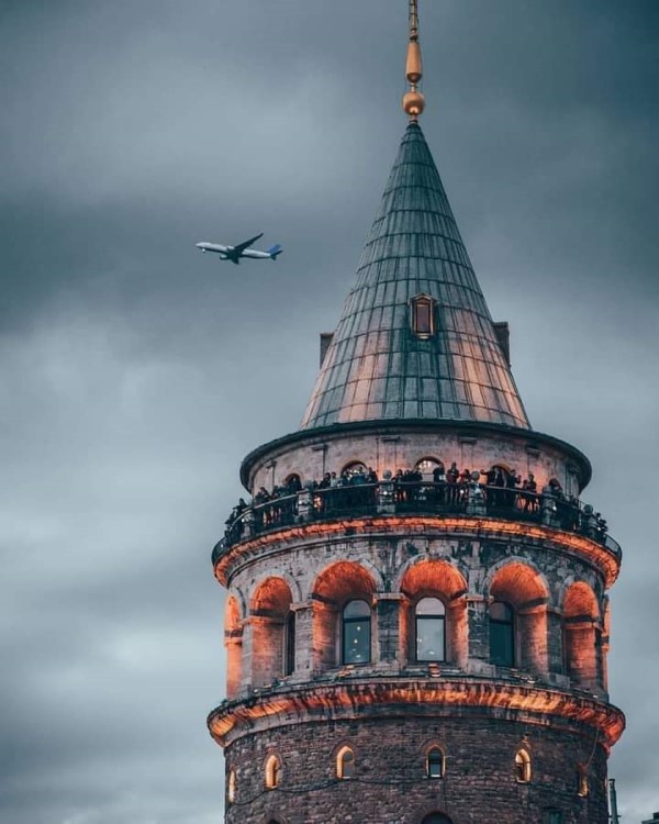 Галатская башня —один из главных символов Стамбула