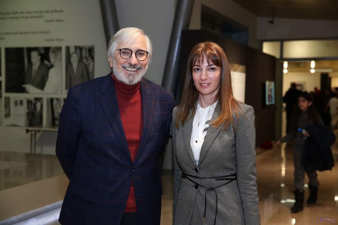 В Баку состоялось открытие персональной выставки народного художника Азербайджана под названием "Азербайджанская сказка"
