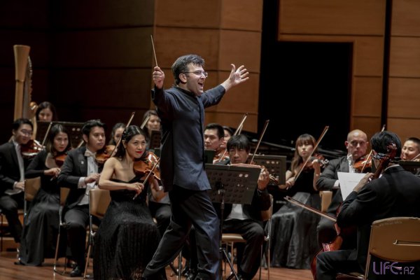 Впервые азербайджанец управлял Королевским оркестром Таиланда