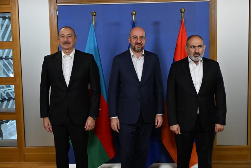 В Брюсселе завершилась встреча президента Азербайджана с главой Совета ЕС и премьером Армении