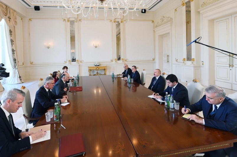 Президент Азербайджана принял Государственного министра Великобритании по делам Европы